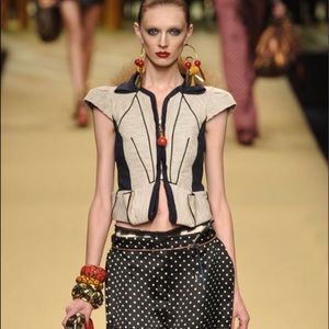 Louis Vuitton authentic vintagecap sleeve jacket